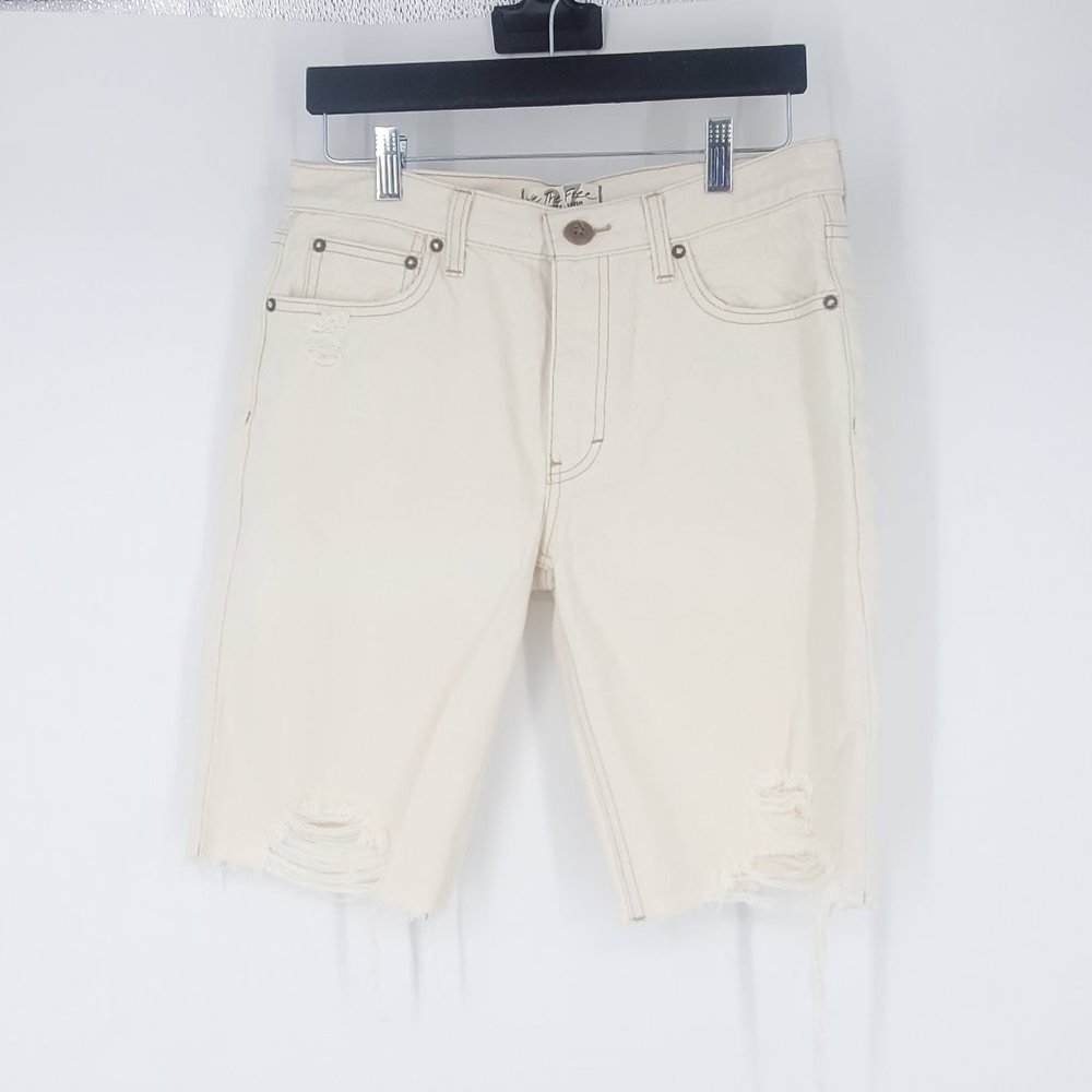 FREE PEOPLE CAROLINE DENIM DISTRESSED SHORT SIZE 27